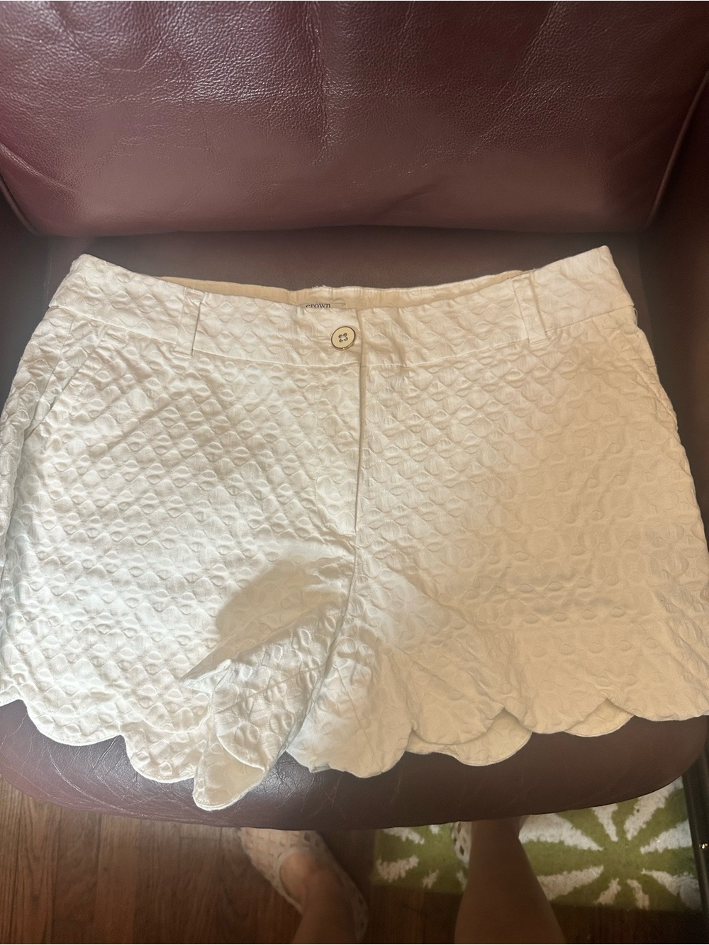 crown & ivy White Scalloped Hem Textured High Waist Shorts